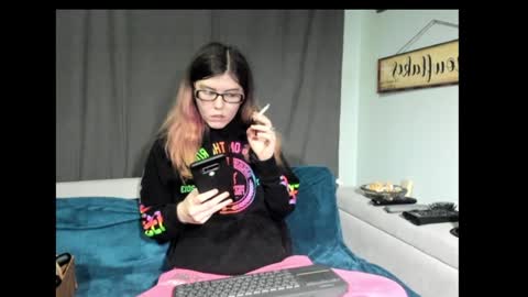 roxihazeleyes online show from 01/10/25, 04:30