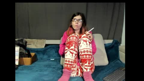 roxihazeleyes online show from 01/17/25, 12:42