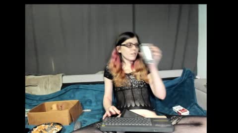 roxihazeleyes online show from 01/18/25, 08:19
