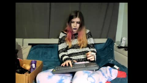 roxihazeleyes online show from 01/22/25, 09:21