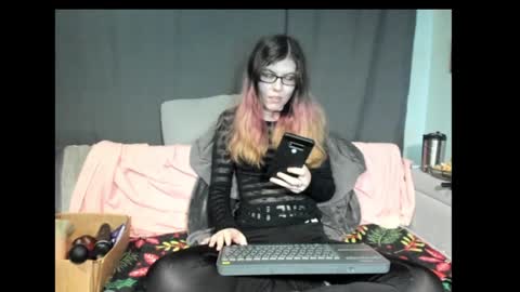 roxihazeleyes online show from 01/26/25, 06:27
