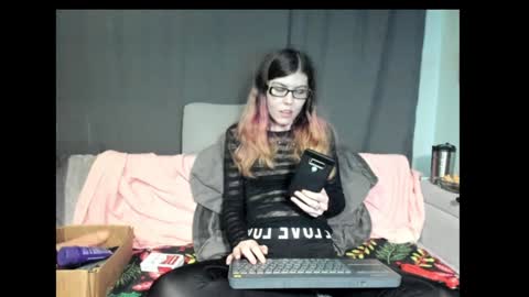roxihazeleyes online show from 01/26/25, 09:29