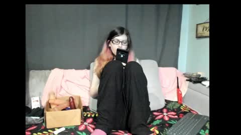 roxihazeleyes online show from 01/28/25, 10:34