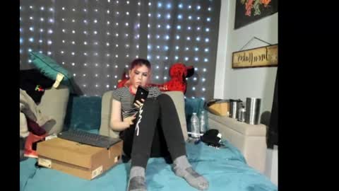 roxihazeleyes online show from 09/12/25, 07:08