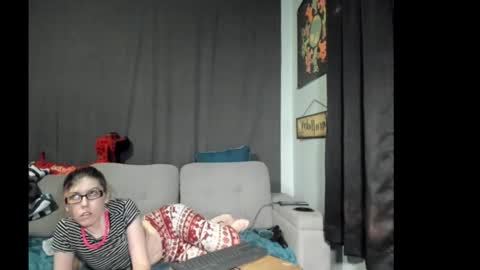 roxihazeleyes online show from 11/11/25, 10:43