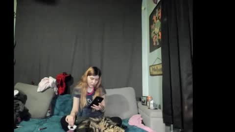 roxihazeleyes online show from 11/18/25, 10:47