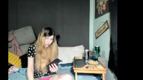 roxihazeleyes online show from 04/30/26, 12:00
