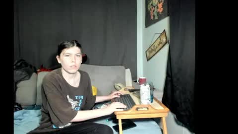 roxihazeleyes online show from 05/07/26, 09:47