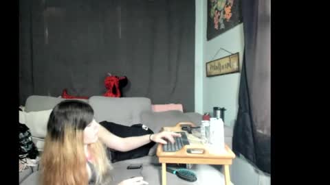 roxihazeleyes online show from 06/03/26, 03:28
