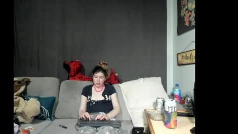 roxihazeleyes online show from 06/08/26, 01:28