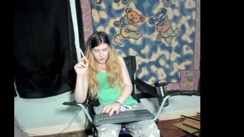 roxihazeleyes online show from 07/08/26, 04:50