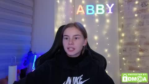 Snapshot of roxxxie_reid chatting on 12/18/25, 08:59 Roxieex ABBY online show from 12/18/25, 08:59