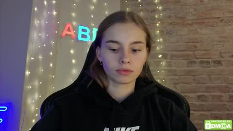 Snapshot of roxxxie_reid chatting on 03/03/26, 08:26 Roxieex ABBY online show from 03/03/26, 08:26