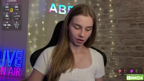 Snapshot of roxxxie_reid chatting on 04/04/26, 07:11 Roxieex ABBY online show from 04/04/26, 07:11