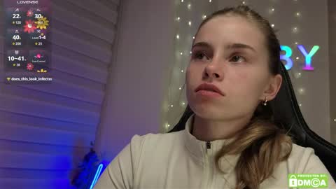 Snapshot of roxxxie_reid chatting on 05/08/26, 07:30 Roxieex ABBY online show from 05/08/26, 07:30