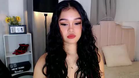Snapshot of roxxy_blossom chatting on 09/11/25, 12:22 roxxy_blossom online show from 09/11/25, 12:22