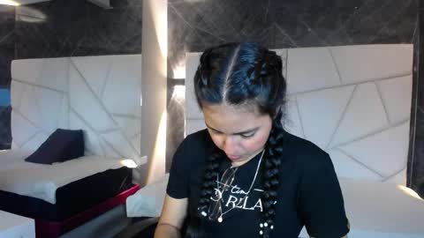 Snapshot of roxxyblack01 chatting on 06/08/26, 02:12 Roxxy online show from 06/08/26, 02:12