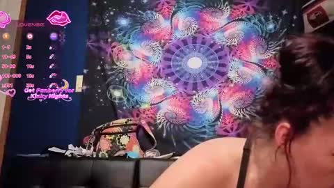 Snapshot of roxxyfoxxy1 chatting on 12/17/25, 04:18 Roxxyfoxxy1 online show from 12/17/25, 04:18