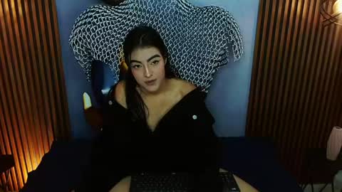 Snapshot of roxxysweet01 chatting on 05/11/26, 02:45 RoxxySweet online show from 05/11/26, 02:45