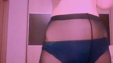 Snapshot of roxxywharton chatting on 04/05/26, 12:46 Roxxy Wharton online show from 04/05/26, 12:46