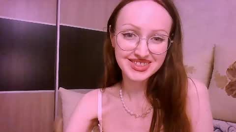 Snapshot of roxxywharton chatting on 04/18/26, 07:58 Roxxy Wharton online show from 04/18/26, 07:58