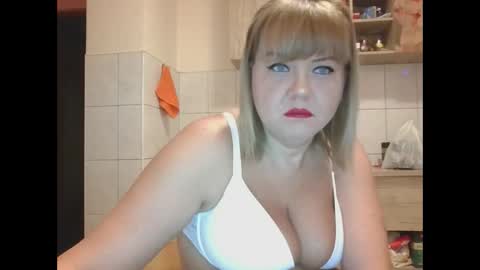 roxy8630 online show from 09/29/25, 12:05