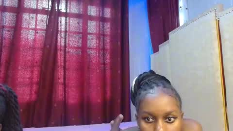 Snapshot of roxy_heather chatting on 03/02/26, 05:08 Roxy online show from 03/02/26, 05:08