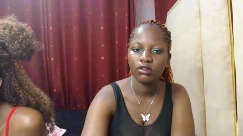 Snapshot of roxy_heather chatting on 03/25/26, 06:03 Roxy online show from 03/25/26, 06:03