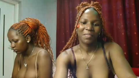 Snapshot of roxy_heather chatting on 03/29/26, 03:12 Roxy online show from 03/29/26, 03:12