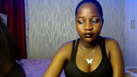 Snapshot of roxy_heather chatting on 06/06/26, 07:40 Roxy online show from 06/06/26, 07:40