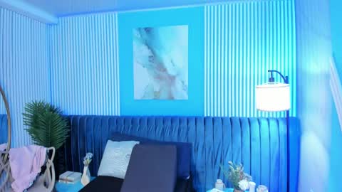 Roxy hell online show from 11/12/25, 11:43