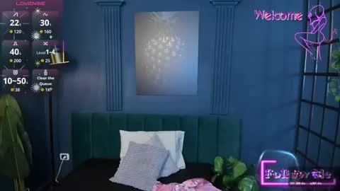 Snapshot of roxy_hell chatting on 01/18/26, 12:20 Roxy hell online show from 01/18/26, 12:20