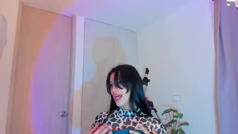 Snapshot of roxy_hell chatting on 03/07/26, 07:00 Roxy hell online show from 03/07/26, 07:00