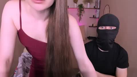 Snapshot of roxy_kisss chatting on 08/03/26, 08:35 Roxy online show from 08/03/26, 08:35