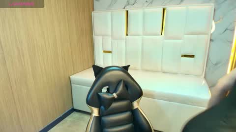 Snapshot of roxy_luxe_tf chatting on 03/23/26, 01:15 Roxy online show from 03/23/26, 01:15