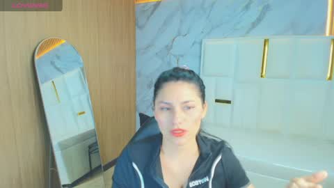 Snapshot of roxy_luxe_tf chatting on 04/06/26, 01:34 Roxy online show from 04/06/26, 01:34