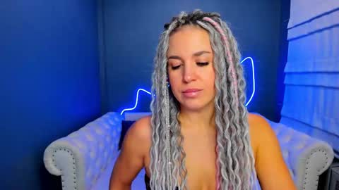 Roxy online show from 10/02/25, 01:34