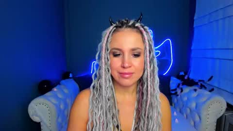 Roxy online show from 11/01/25, 01:18