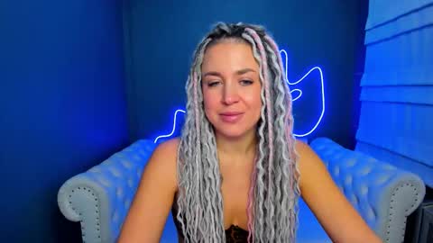 Roxy online show from 11/04/25, 01:16