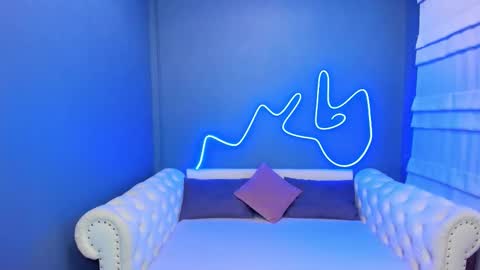 Roxy online show from 11/23/25, 01:49