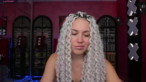 Roxy online show from 05/19/26, 01:56