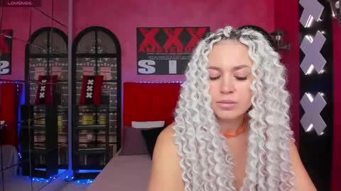 Roxy online show from 05/21/26, 01:45