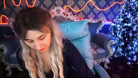roxy_rayy online show from 01/15/25, 11:00