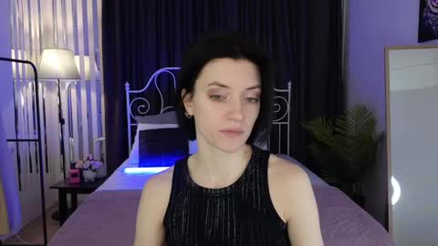 roxy_riot_ online show from 01/28/25, 01:29
