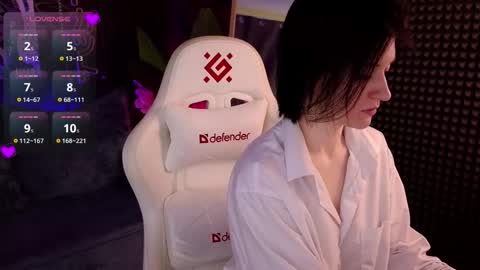 roxy_riot_ online show from 09/26/25, 02:26