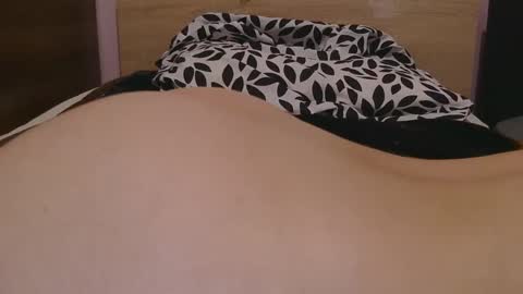 Snapshot of roxy_secrets chatting on 12/18/24, 02:38 roxy secrets online show from 12/18/24, 02:38