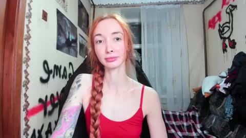 Snapshot of roxy_silver chatting on 11/29/25, 08:45 Roxy online show from 11/29/25, 08:45