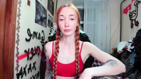 Snapshot of roxy_silver chatting on 12/03/25, 07:56 Roxy online show from 12/03/25, 07:56