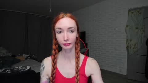 Snapshot of roxy_silver chatting on 12/05/25, 04:14 Roxy online show from 12/05/25, 04:14