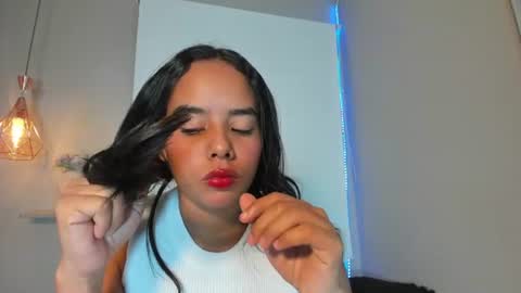 Snapshot of roxy_stone1 chatting on 06/10/26, 07:13 roxy_stone1 online show from 06/10/26, 07:13